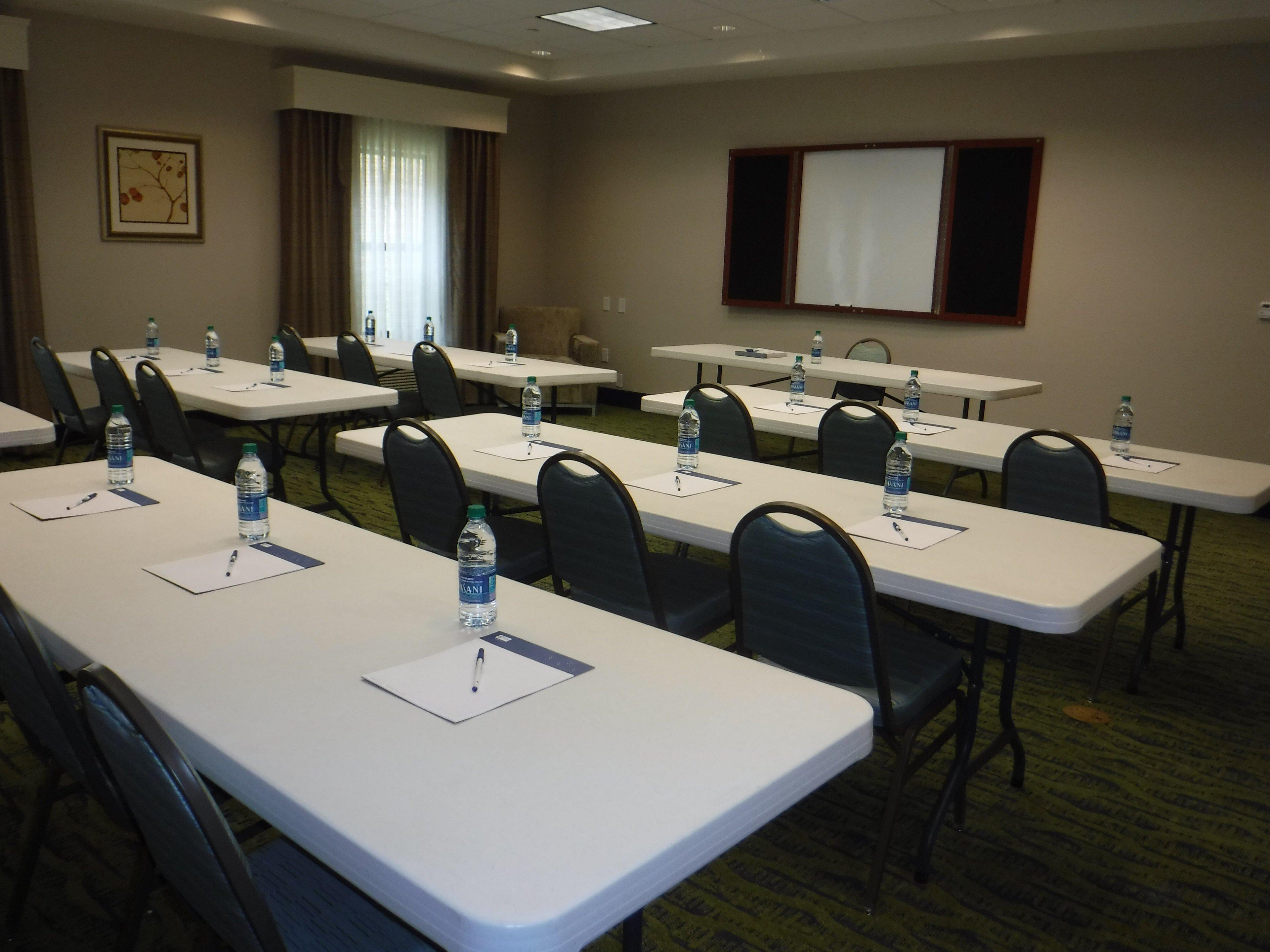 Holiday Inn Express West Jefferson By Ihg Exterior photo